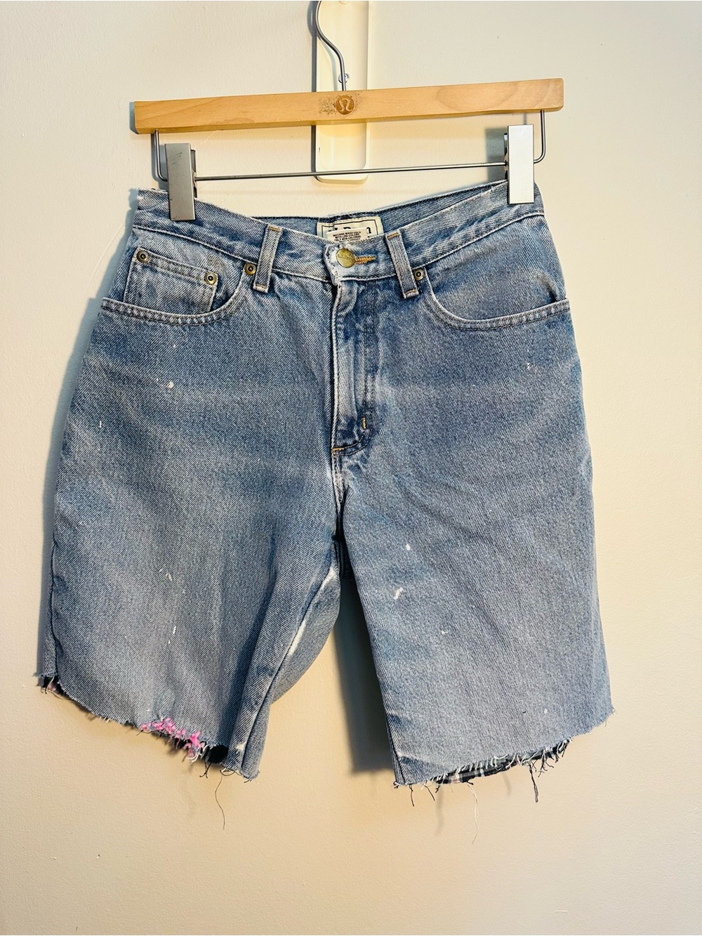Vintage L.L. Bean cut-off Denim Shorts Classic med-wash, Customized raw Hem Sz 6